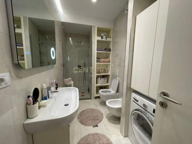 Tirane, shitet apartament 2+1 Kati 18, 149 m² 450.000 Euro (Rruga Elbasanit)