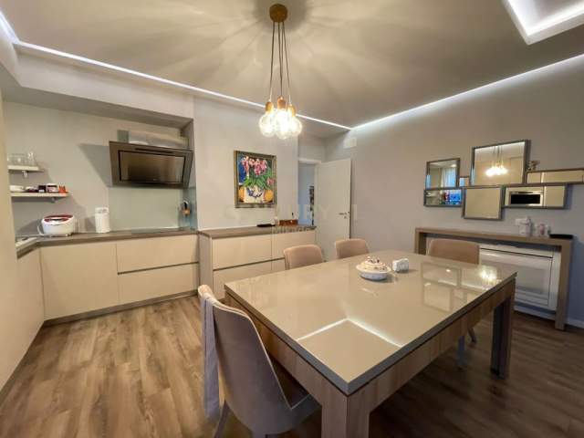 Tirane, shitet apartament 2+1 Kati 18, 149 m² 450.000 Euro (Rruga Elbasanit)