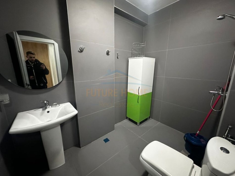 0683487469  Tirane, jepet me qera apartament 1+1+Ballkon Kati 2, 88 m² 500 € (Rruga Albanopoli)