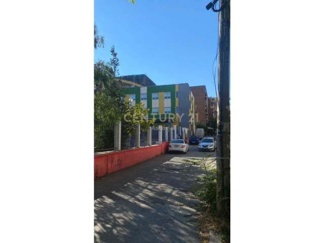Tirane, jepet me qera ambjent biznesi Kati 1, 52 m² 350 Euro