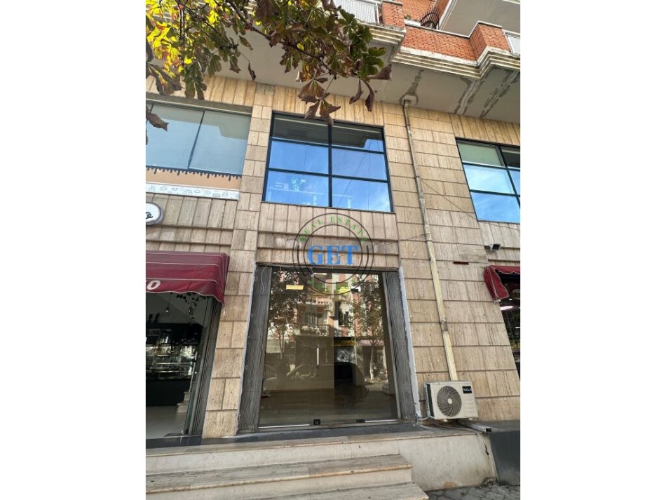 Durres, jepet me qera ambjent biznesi Kati 0, 30 m² 500 € (Muzeumi, Durres)