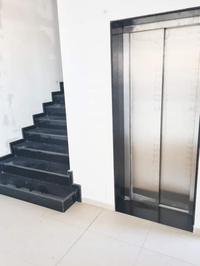 Tirane, shitet ambjent biznesi 1.660 m² 1.660.000 Euro