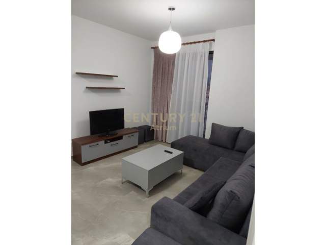 Tirane, jepet me qera apartament 1+1 Kati 7, 64 m² 350 Euro (QSUT)