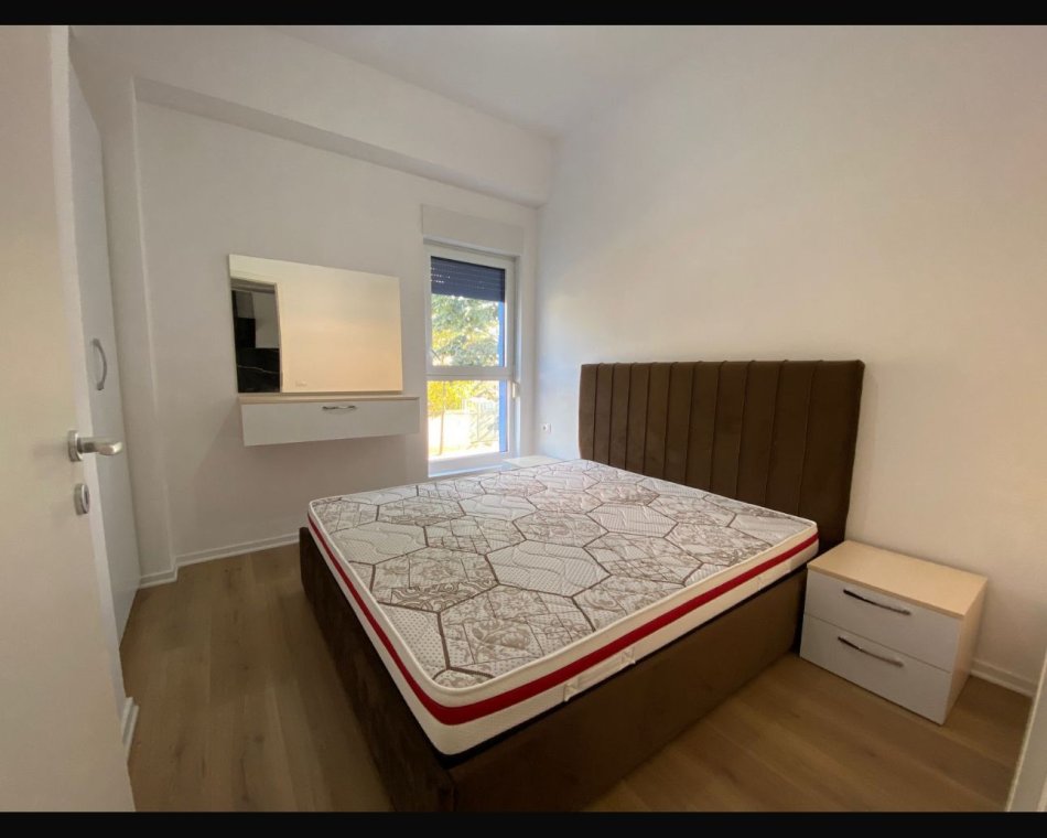 Tirane, shitet apartament 2+1 Kati 1, 73 m² 115.000 € (ali demi)