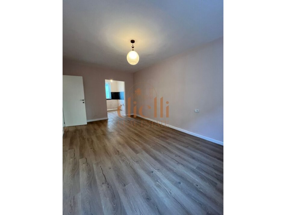 Apartament 1+1 Per Shitje Ne Rrugen e Dibres