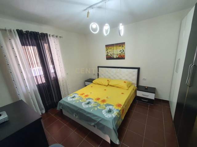 Tirane, shitet apartament 2+1+A+BLK Kati 4, 79 m² 85.000 Euro (shkolla e bashkuar)