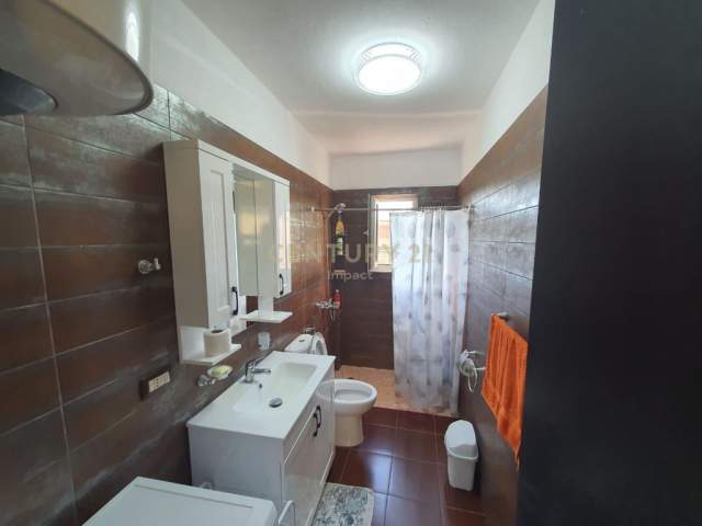 Tirane, shitet apartament 2+1+A+BLK Kati 4, 79 m² 85.000 Euro (shkolla e bashkuar)