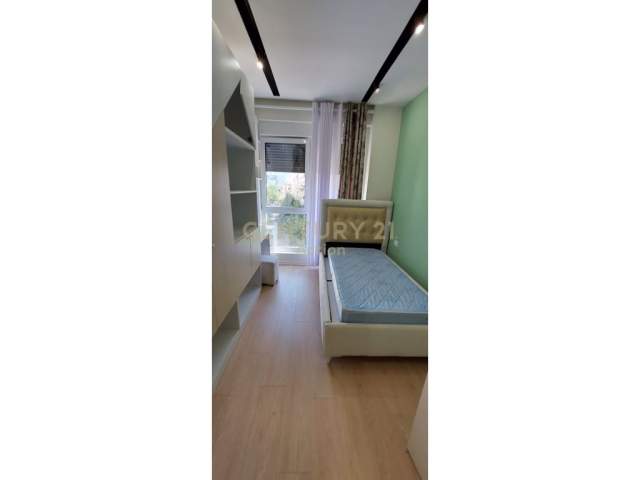 Tirane, shitet apartament 2+1 Kati 4, 100 m² 600 Euro (21 dhjetori)