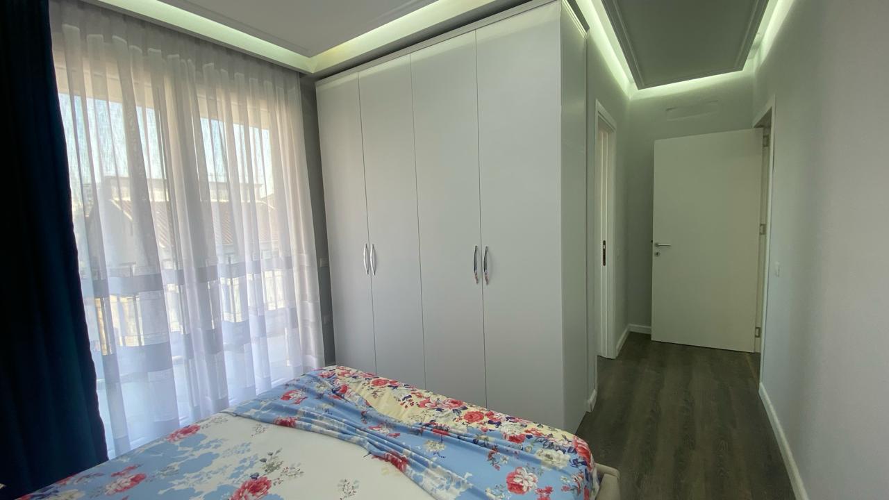 Jepet apartament 2+1+2 me qira tek Fusha Aviacionit 650 Euro