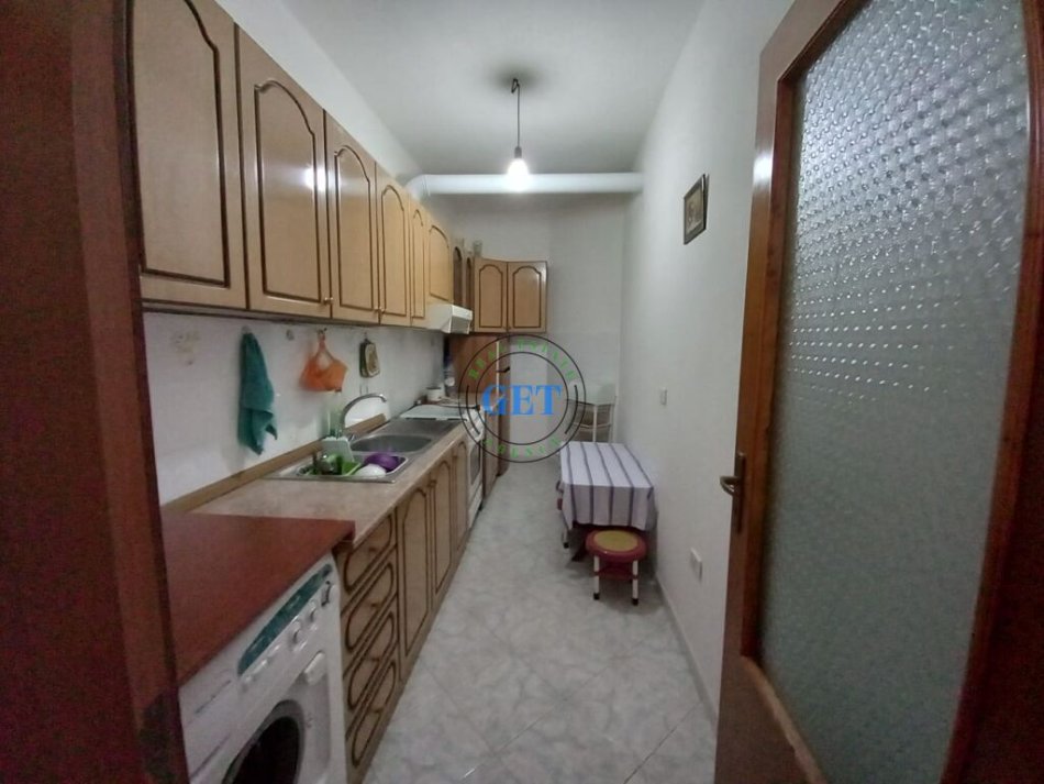 Durres, jepet me qera apartament 2+1+Ballkon Kati 5, 105 m² 450 € (Vollga Durres.)