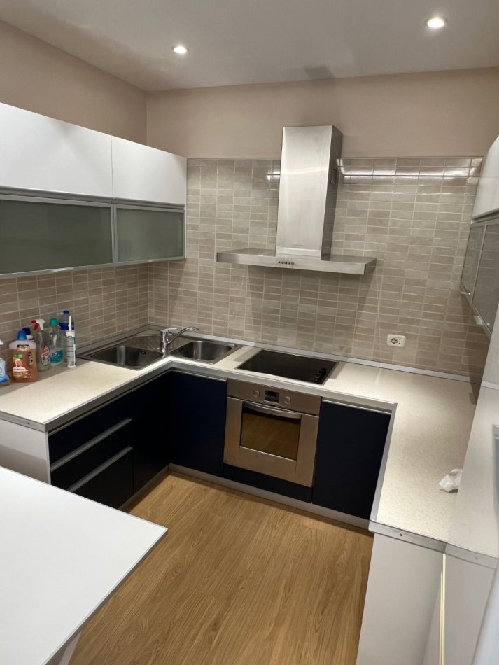 Tirane, jepet me qera apartament 1+1 Kati 5, 78 m² 550 € 