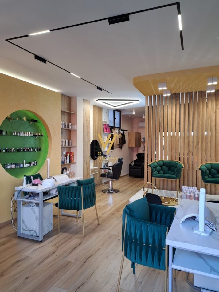 Tirane, jepet me qera dyqan Kati 0, 50 m² 900 € (RRUGA XHANFIZE KEKO)