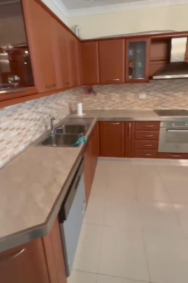 Tirane, jepet me qera apartament 2+1+Ballkon Kati 5, 130 m² 500 € (Tek Eleonora, Kodra e Diellit)