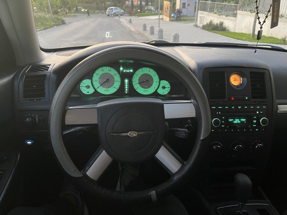 Tirane, shes makine Chrysler 300c Benzin+Gaz, e zeze automatik Klima 154 km 7.500 €