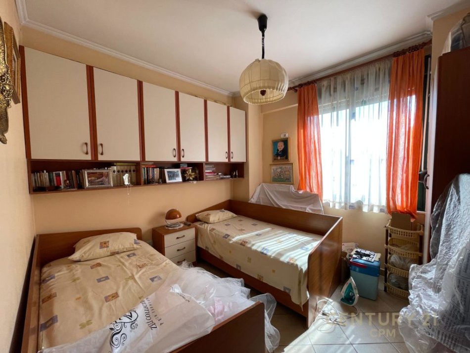 Tirane, shitet apartament 2+1 Kati 5, 107 m² 190.000 € (tek 21 dhjetori, pallat i ri)