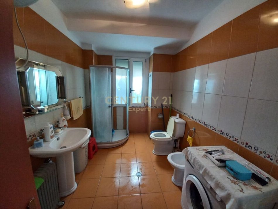Tirane, shitet 1+1+Ballkon Kati 1, 83 m² 136.000 € (TE KODRA E DIELLIT)