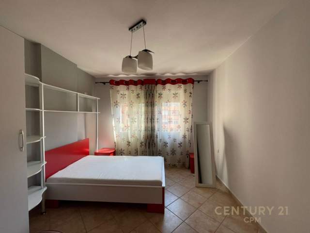 KOMUNA E PARISIT SHESIM APARTAMENT 3+1+2 TUALETE, 165.000 Euro (Medar Shtylla)