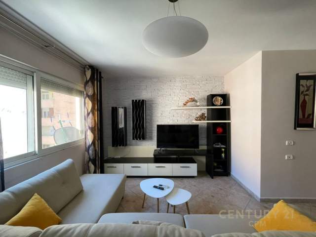 KOMUNA E PARISIT SHESIM APARTAMENT 3+1+2 TUALETE, 165.000 Euro (Medar Shtylla)
