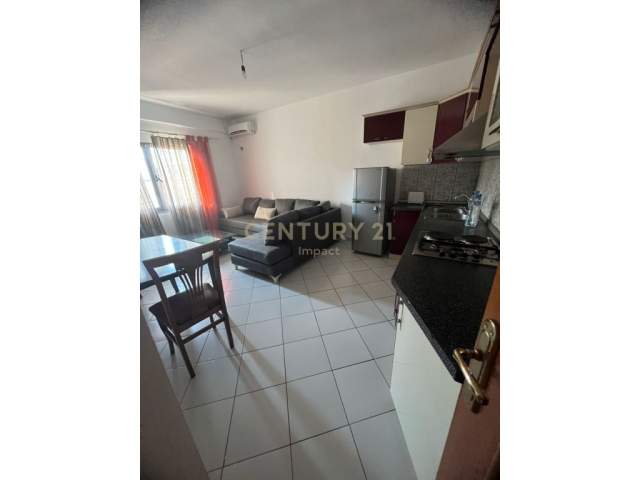 JAPIM ME QIRA APARTAMENT 2+1+2, NE ASTIR, 84 M2, Kati 2, 350 Euro (Astir)