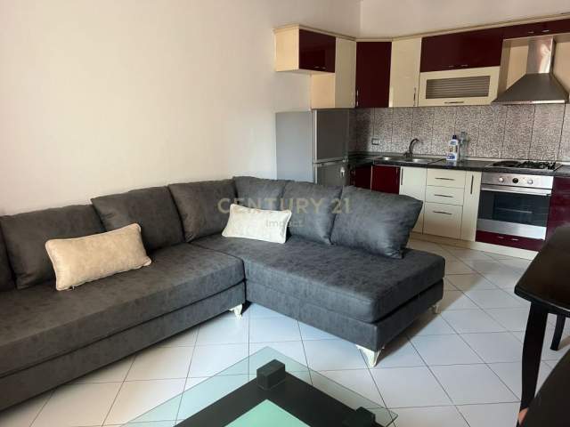 JAPIM ME QIRA APARTAMENT 2+1+2, NE ASTIR, 84 M2, Kati 2, 350 Euro (Astir)