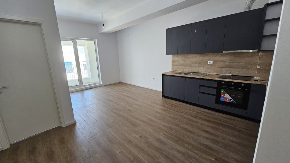 Tirane, jepet me qera apartament 1+1 Kati 7, 60 m² 300 € (Ali Demi)