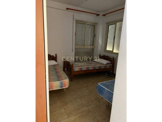 Tirane, jepet me qera apartament 2+1+BLK Kati 5, 93 m² 300 Euro (rruga kongresi manastirit)