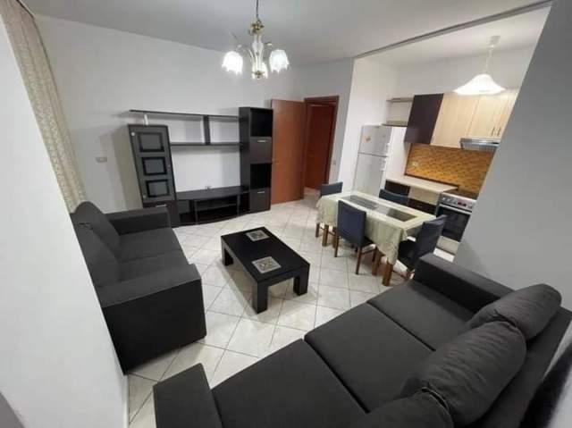 Tirane, jepet me qera apartament 1+1+BLK Kati 3, 75 m² 40.000 Leke (Laprake ,prane intesa san paolo bank)