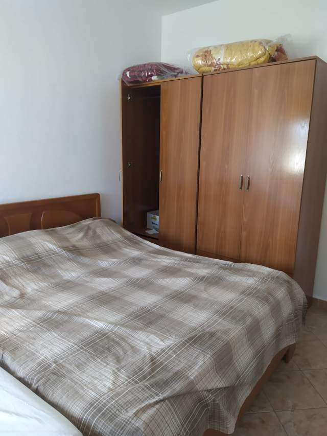 Tirane, jepet me qera apartament 1+1+BLK Kati 3, 79 m² 40.000 Leke (Rruga Riza Cerova)