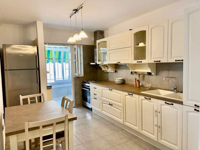 Tirane, jepet me qera apartament 2+1+BLK Kati 8, 85 m² 650 Euro (Sulejman Delvina)
