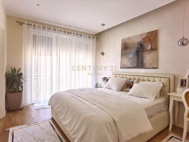Tirane, shitet apartament 3+1+BLK Kati 4, 315 m² 350.000 Euro (liqeni i thate)