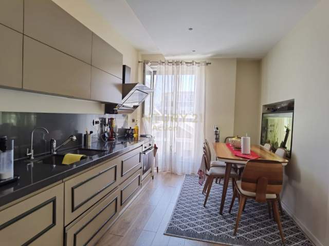 Tirane, shitet apartament 3+1+BLK Kati 4, 315 m² 350.000 Euro (liqeni i thate)