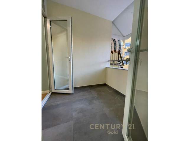 SHITET APARTAMENT 1+1 TEK MBIKALIMI I KRISTAL CENTER! Kati 4, 47 m² 74.000 Euro (Shkelqim Fusha)