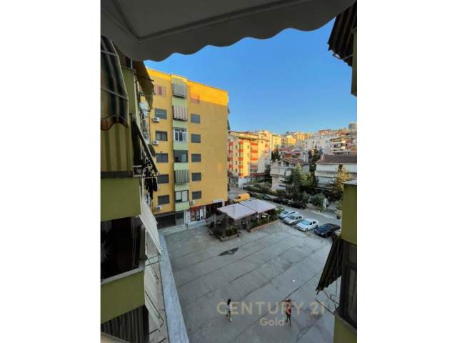 SHITET APARTAMENT 1+1 TEK MBIKALIMI I KRISTAL CENTER! Kati 4, 47 m² 74.000 Euro (Shkelqim Fusha)