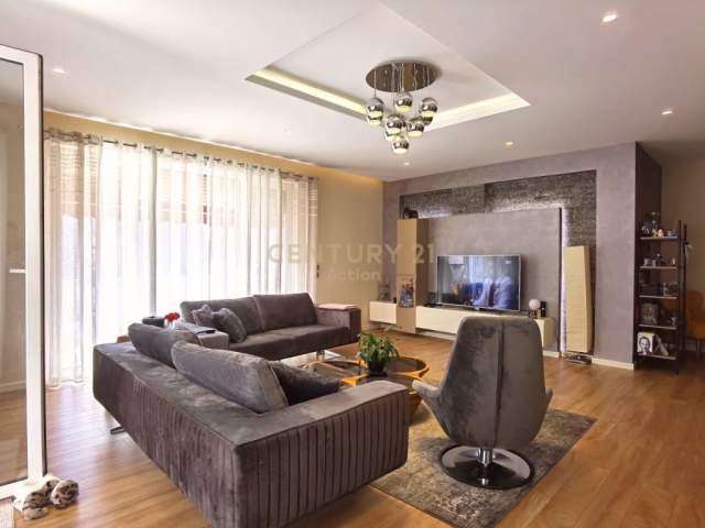 Tirane, shitet apartament 3+1+BLK Kati 4, 315 m² 350.000 Euro (liqeni i thate)