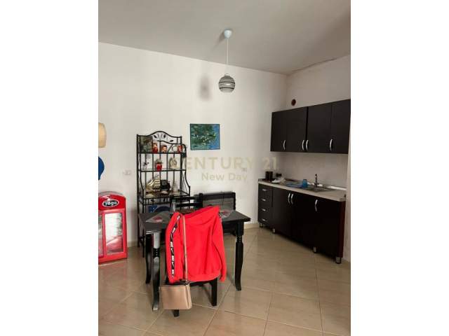 DURRES PLAZH,Shitet apartament 1+1 me pamje nga deti, i mobiluar,Kati 3, 70 m² 74.000 Euro