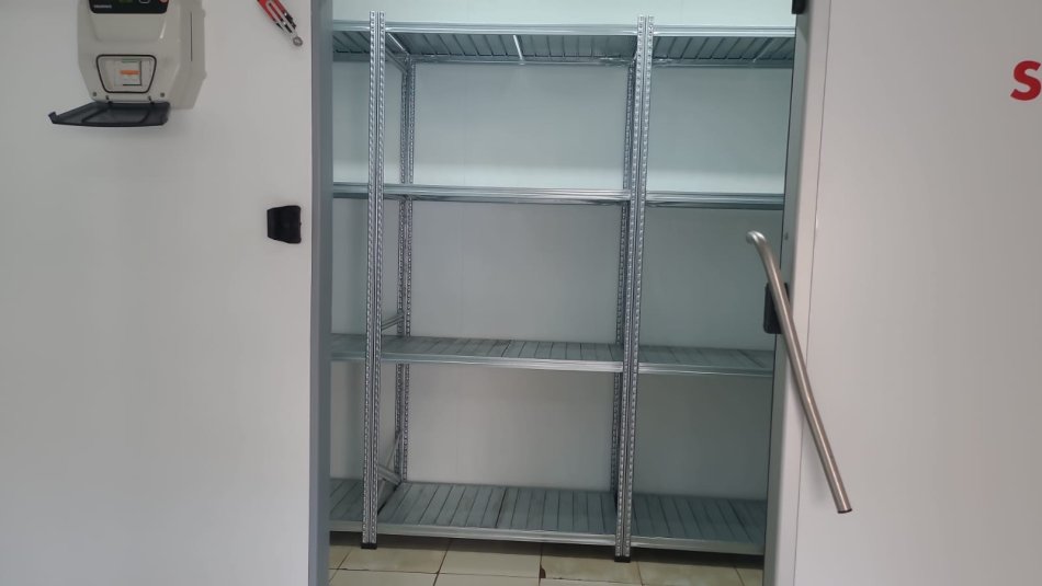 Tirane, jepet me qera dyqan Kati 0, 25 m² 350 € (Azili)