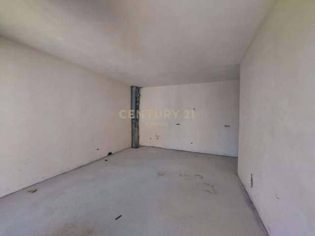 Bulevardi i Ri, Rruga Karl Gega, shitet apartament 2+1, Kati 3, 84 m² 108.000 Euro (Bulevardi i Ri)
