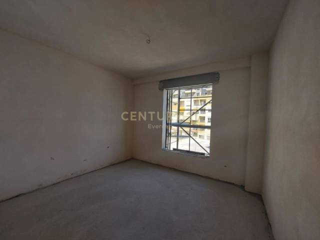 Bulevardi i Ri, Rruga Karl Gega, shitet apartament 2+1, Kati 3, 84 m² 108.000 Euro (Bulevardi i Ri)