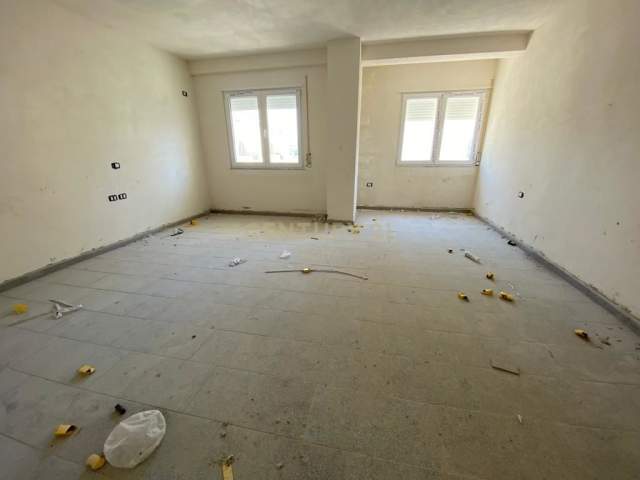 Golem, shitet apartament 1+1+BLK Kati 4, 82 m² 70.000 Euro (Golem)
