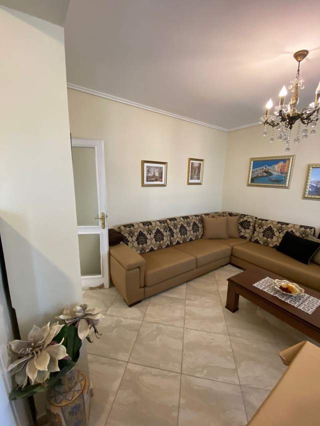 Tirane, shitet apartament 1+1 Kati 5, 57 m² 72.000 Euro (Rruga Siri Kodra)