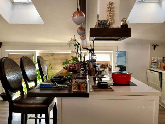 Tirane, jepet me qera apartament 3+1 Kati 4, 250 m² 2.200 Euro (secret garden)
