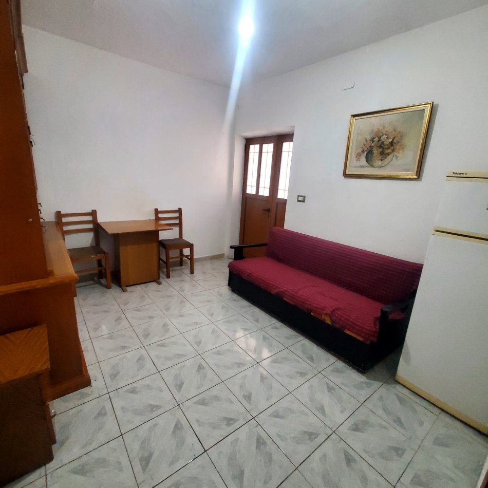 Tirane, jepet me qera apartament 1+1 Kati 2, 57 m² 260 € (Siri Kodra)