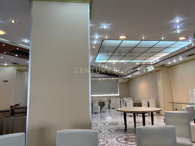 Tirane, shitet bar-resorant Kati 0, 220 m² 500.000 Euro (Don Bosko)