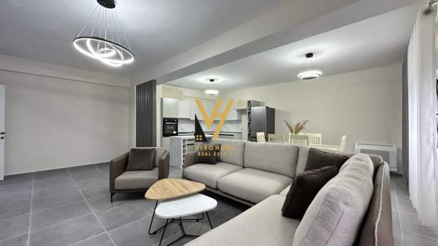 Tirane, jepet me qera apartament 2+1 Kati 2, 140 m² 850 Euro (KODRA E DIELLIT  2)