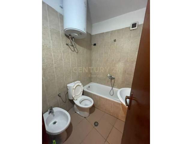 Tirane, shes apartament 1+1+BLK Kati 7, 70 m² 78.000 Euro (Brryli)