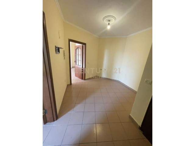 Tirane, shes apartament 1+1+BLK Kati 7, 70 m² 78.000 Euro (Brryli)
