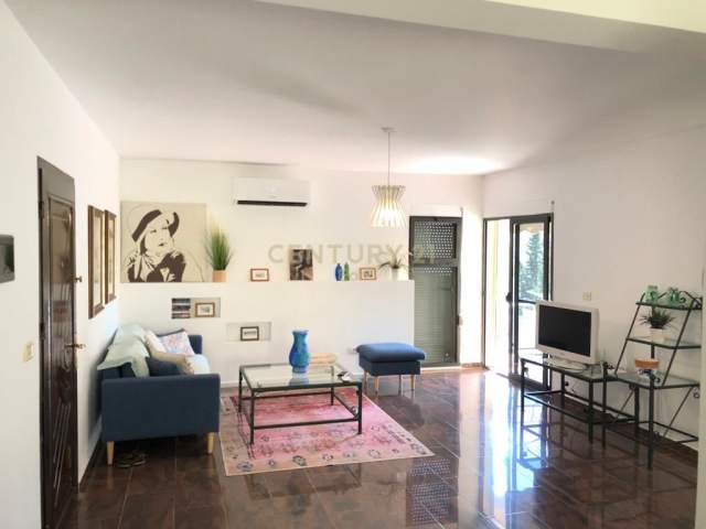 Golem, shitet apartament 2+1 ne plazh i arreduar, Kati 3, 92 m² 75.000 Euro