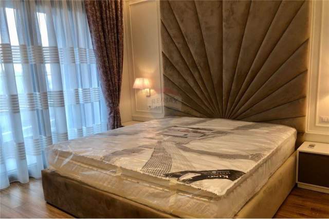 Tirane, jepet me qera apartament 2+1 Kati 3, 130 m² 1.500 Euro (Park Gate)
