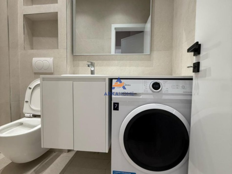Tirane, jepet me qera apartament 1+1+Ballkon Kati 3, 50 m² 500 € (YZBERISHT)