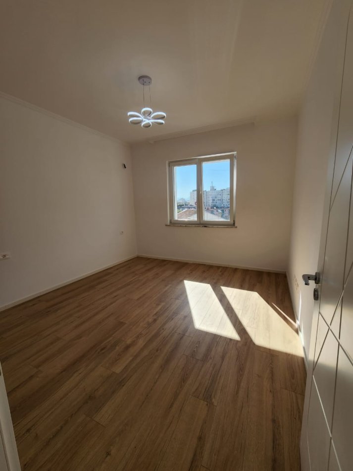 Tirane, shitet 2+1 Kati 7, 95 m² 210.000 € (Zogu i Zi)